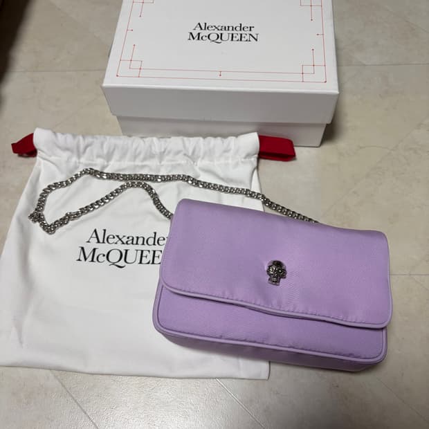 [새상품]알렉산더맥퀸 미니 스컬 크로스백 라일락