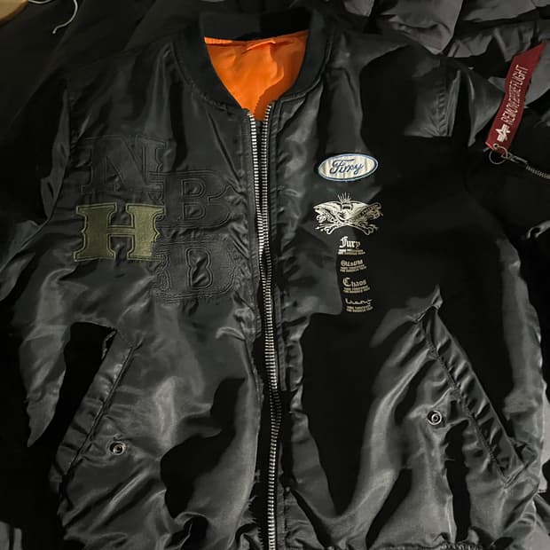 네이버후드 알파 인더스트리 MA-1 자켓