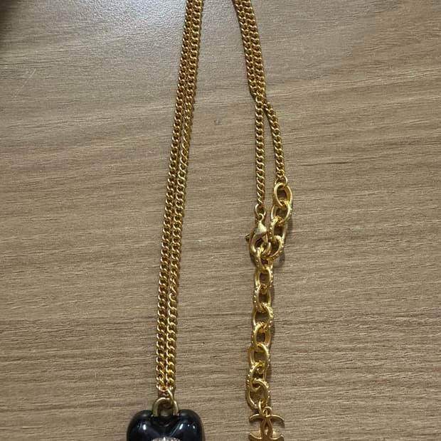 샤넬 블랙 하트 팬던트 목걸이