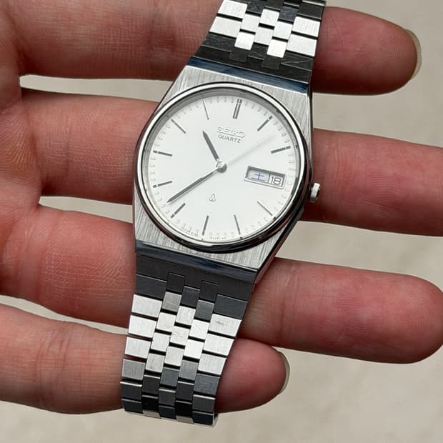 SEIKO quartz silver