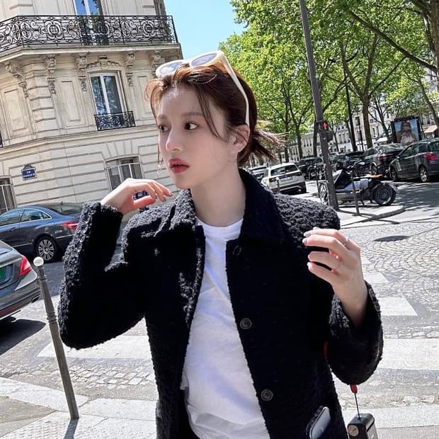 [스키즈 현진님 착용] 생로랑 22AW 트위드 자켓