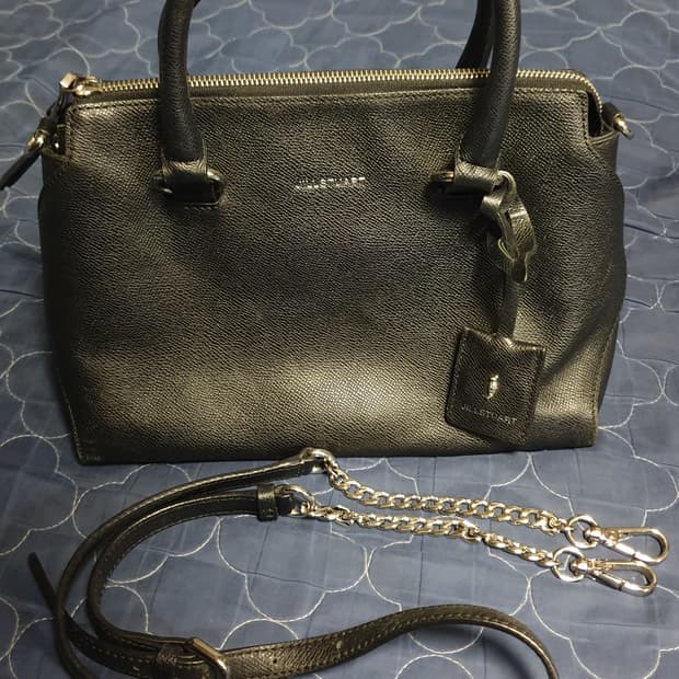 질스튜어트 미니참 레더 도트겸 크로스백 블랙