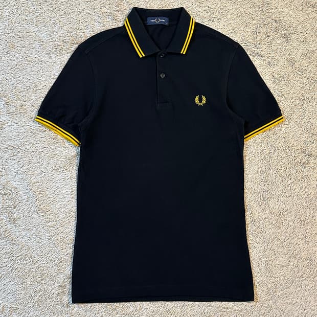 21FW 프레드페리 FREDPERRY 윙트리 PK셔츠 블랙 옐로우