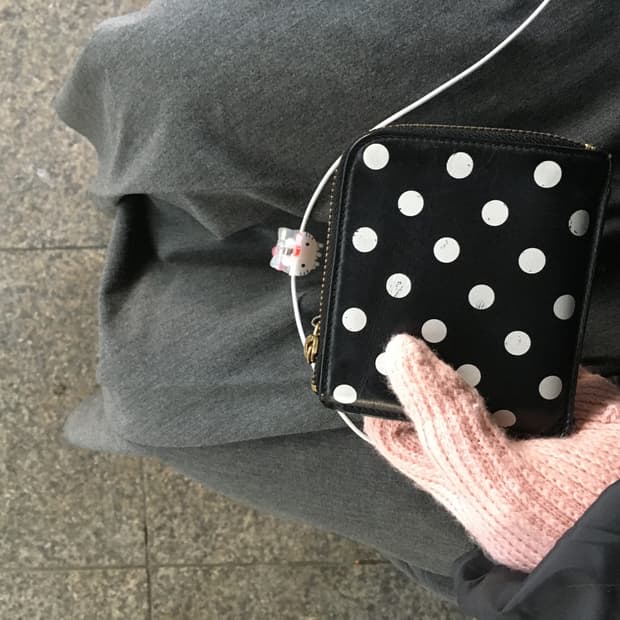 꼼데가르송 도트 지갑