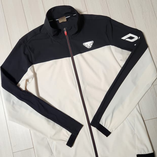 다이나핏 기능성 트레이닝 집업 저지 트랙탑 사이즈100L

여러 중고사이