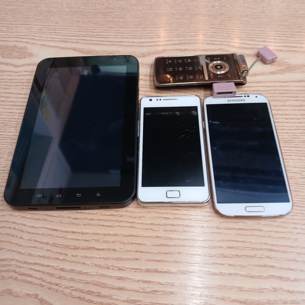작동 되는 고전유물 갤탭 s 갤2. 갤4 엘지 사이언