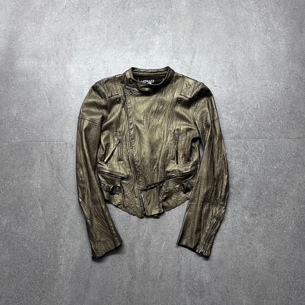 골드 코팅 램스킨 비대칭 크롭 자켓