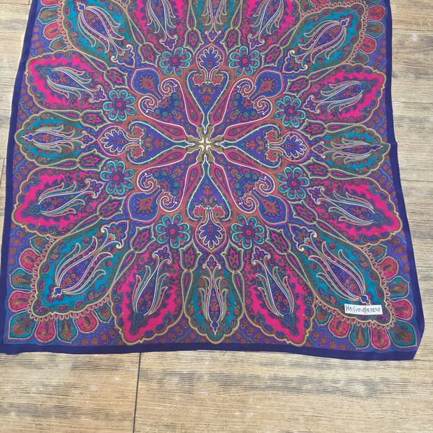 입생로랑 빈티지스카프 패턴 정사각