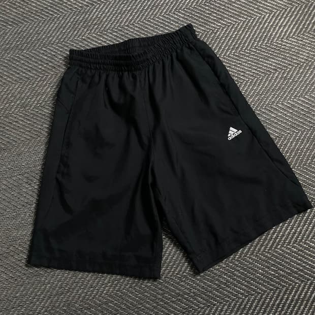 아디다스 에센셜 이너메쉬 우븐 쇼츠 블랙y 4994