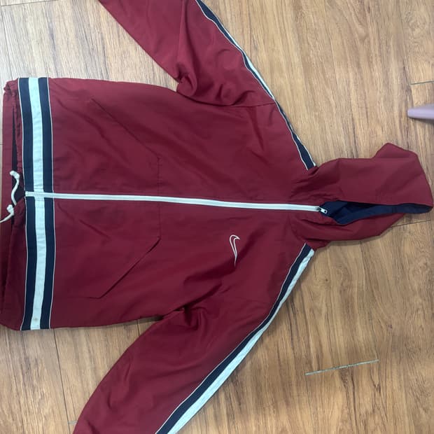 나이키 바람막이 (동묘에서 구매)