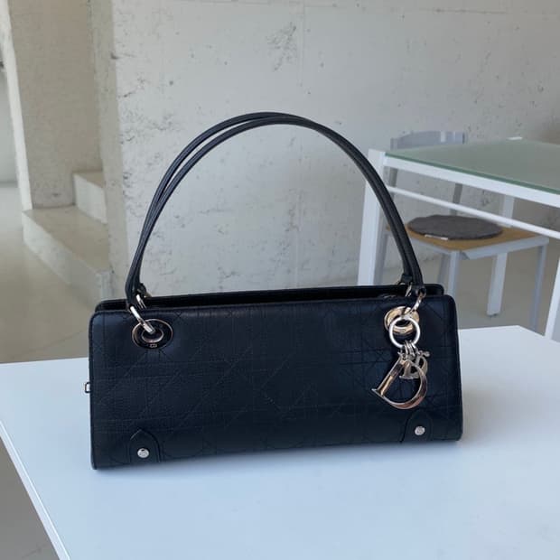 정품 디올 까나쥬 토트백 블랙