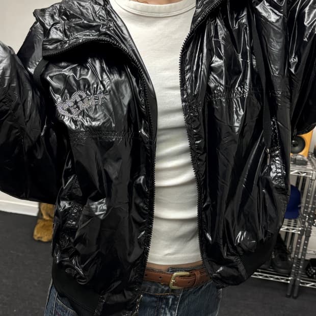 올드 빈티지 유광 글로시 바람막이 블랙