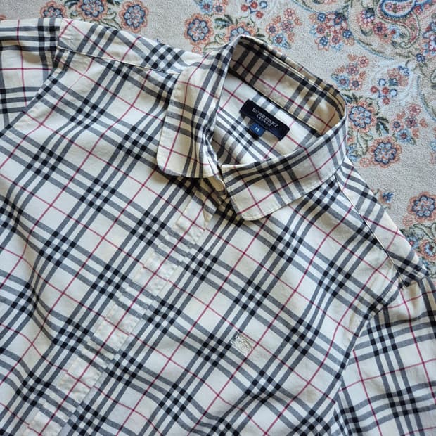 버버리 런던 노바체크 라운드넥 셔츠