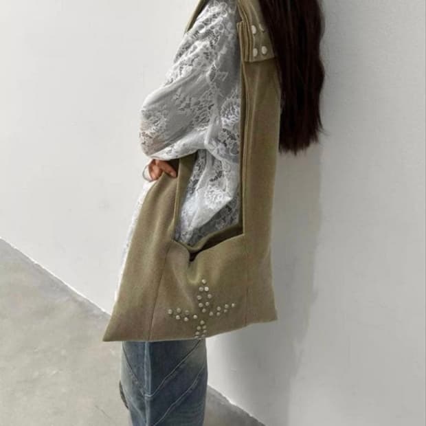 oinimi corduroy studs shoulder bag | 후루츠패밀리