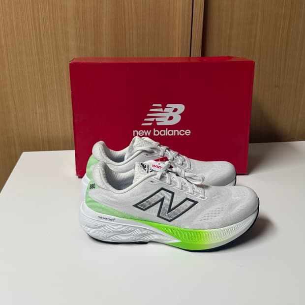 (새상품) 뉴발란스 880 v15 러닝화 270