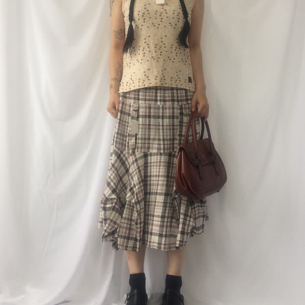 Button point flower pattern sleeveless