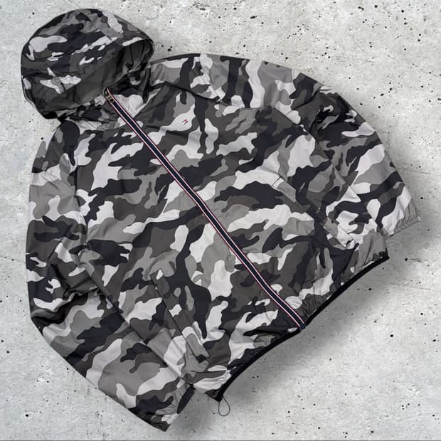 [M] 타미힐피거 카모 후드 바람막이 자켓 D824