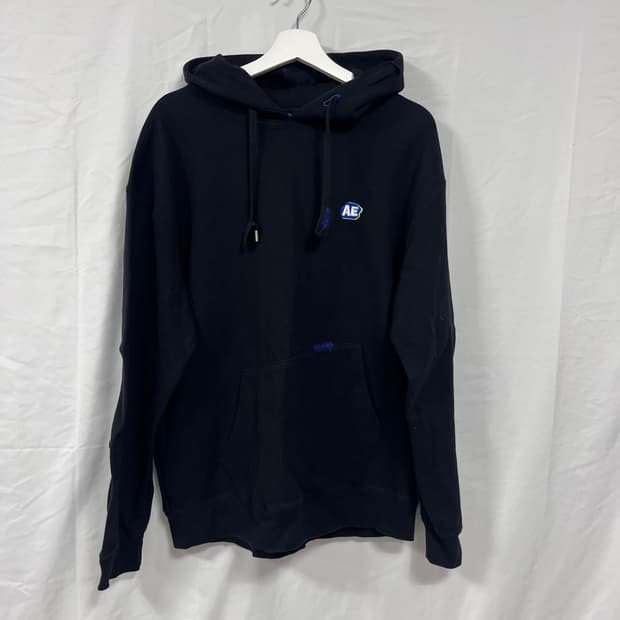 아더에러(Ader Error) 스톤 로고 후드티