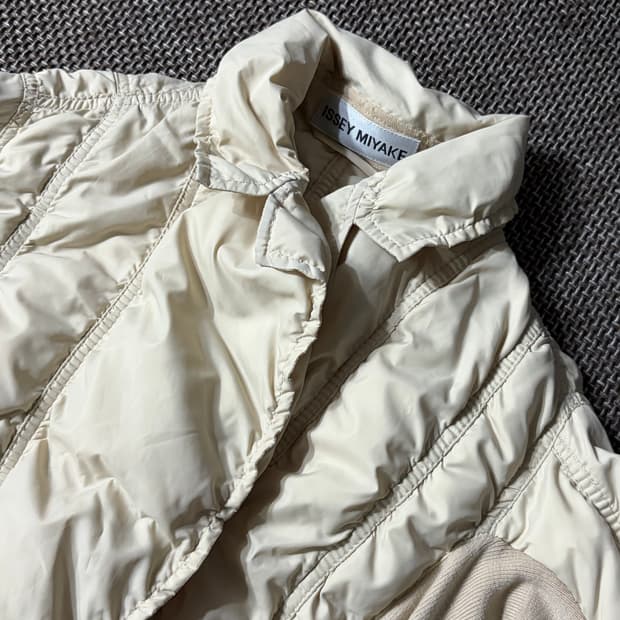 이세이미야케 사이드 패널 다운 자켓