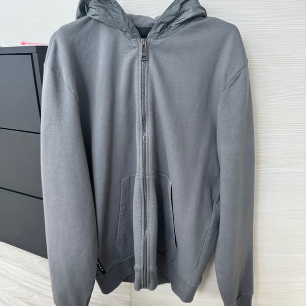 프라다 후드집업 