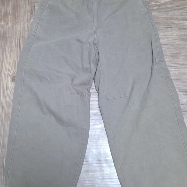 해칭룸 오버 덕 팬츠 베이지 2사이즈 팝니다