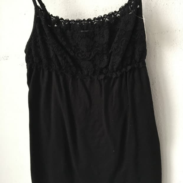 Lace point sleeveless