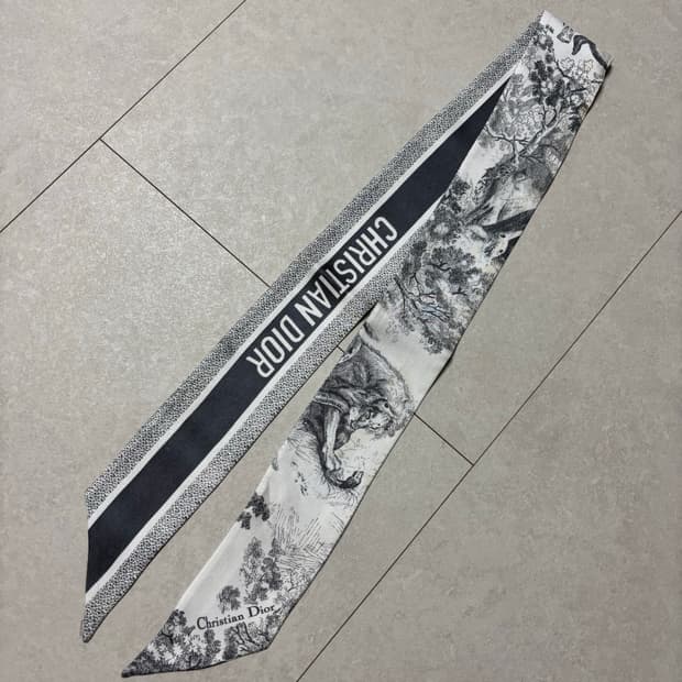 크리스찬 디올 미차 스카프 그레이
