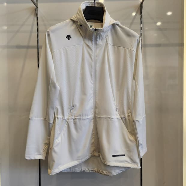 데상트 여성 바람막이후드쟈켓90