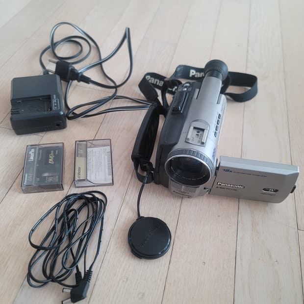파나소닉 MiniDV 캠코더 PV-DV200D 6mm 비디오 카메라