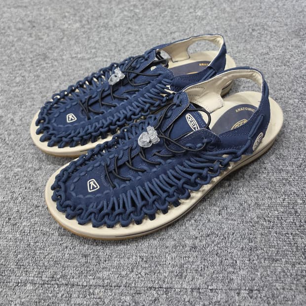 KEEN 킨 유니크 샌들 블루 300