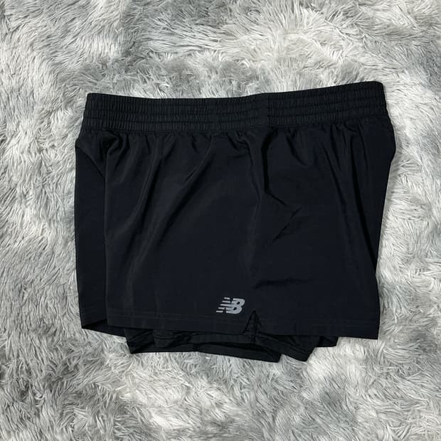 뉴발란스 드라이 러닝 쇼츠 블랙