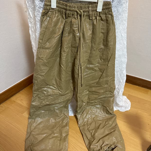 더오픈프로덕트 레더팬츠, 컷아웃니트