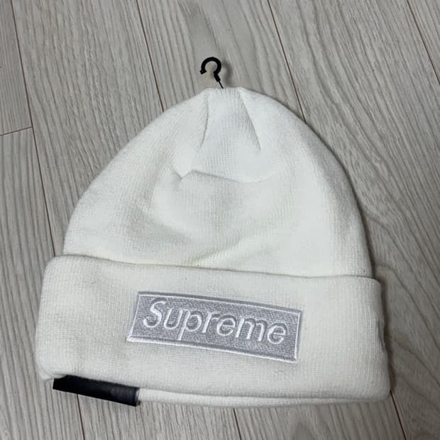 슈프림 뉴에라 박스로고 비니 화이트 - 23FW