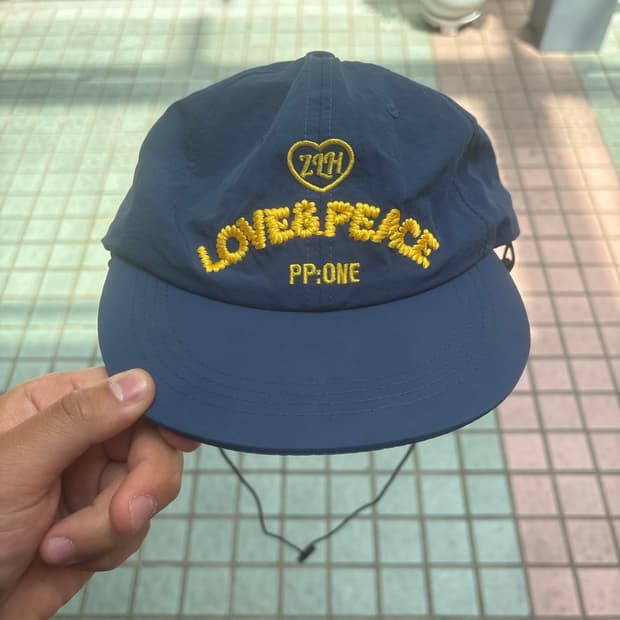 LOVE & PEACE 캡
