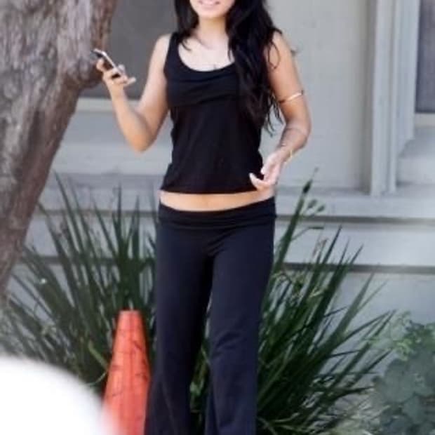 블랙 플레어 레그 로우라이즈 팬츠 핀터깔