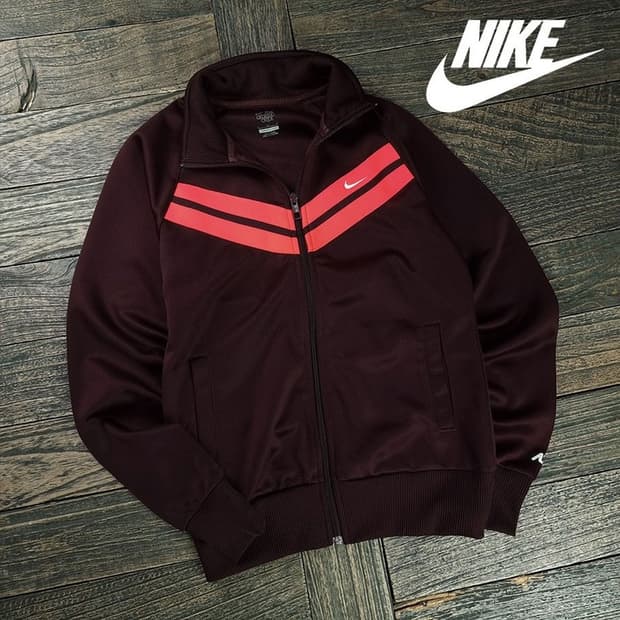 [나이키] 스우시 자수 슬림핏 져지 트랙탑 집업 자켓 M19567