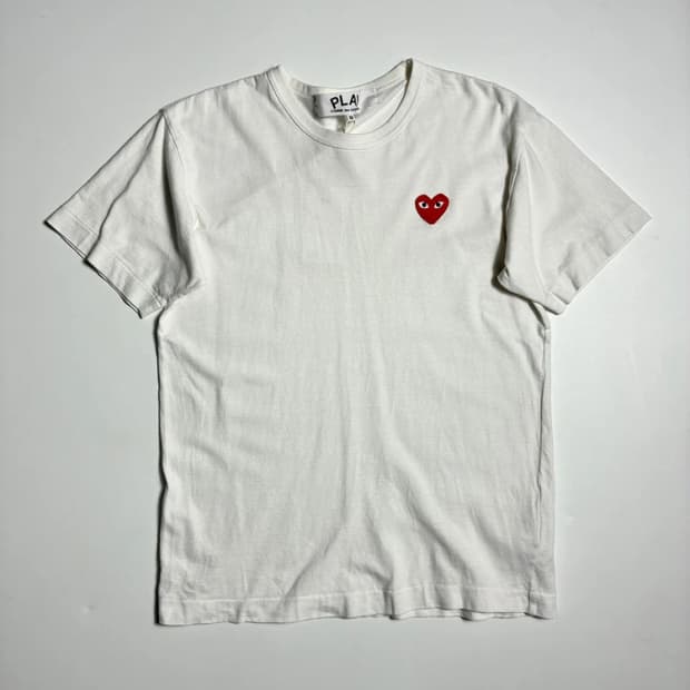 꼼데가르송 20SS 시그니처 레드 하트 와펜 반팔 티셔츠 R3198