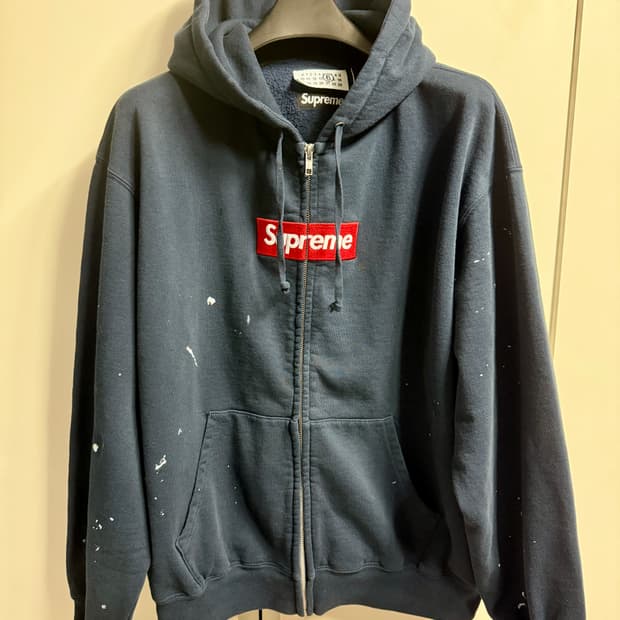 슈프림 x MM6 메종 마르지엘라 박스로고 집업 네이비 L사이즈 판매