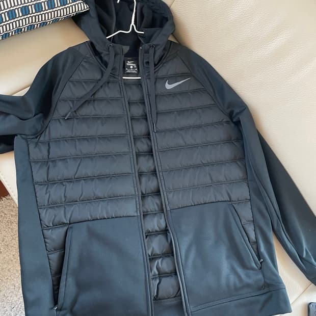 나이키 써마 윈터라이즈 풀집 후드 경량 패딩 xl 사이즈 팝니당