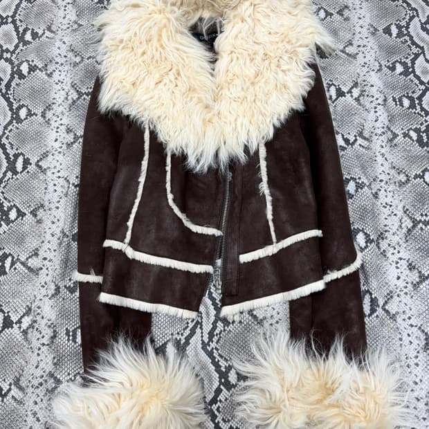 00’s Design Side Zipper White Sheep Fur 