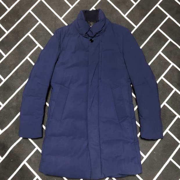 (거의새제품)질스튜어뉴욕 네이비블루 패딩코트/몽클레어 스톤 발망 프라다 