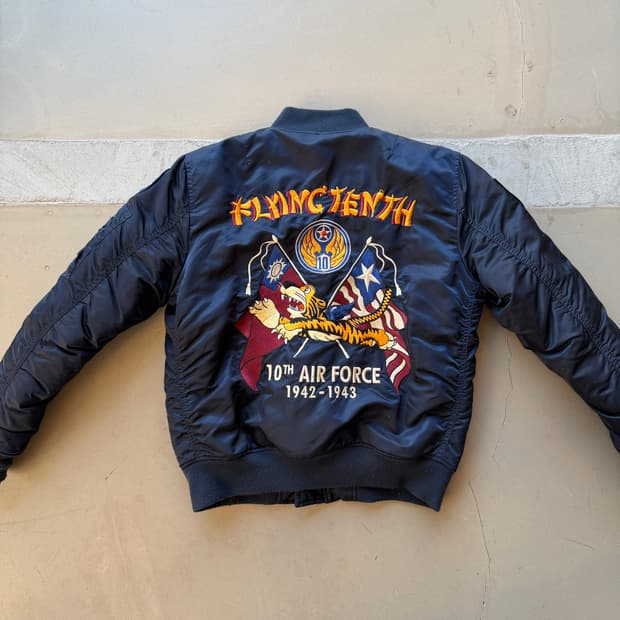 쇼트 플라이트 봄버 자켓