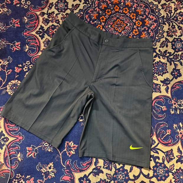 나이키(Nike) 드라이핏 스우시 스몰로고 반바지 M size