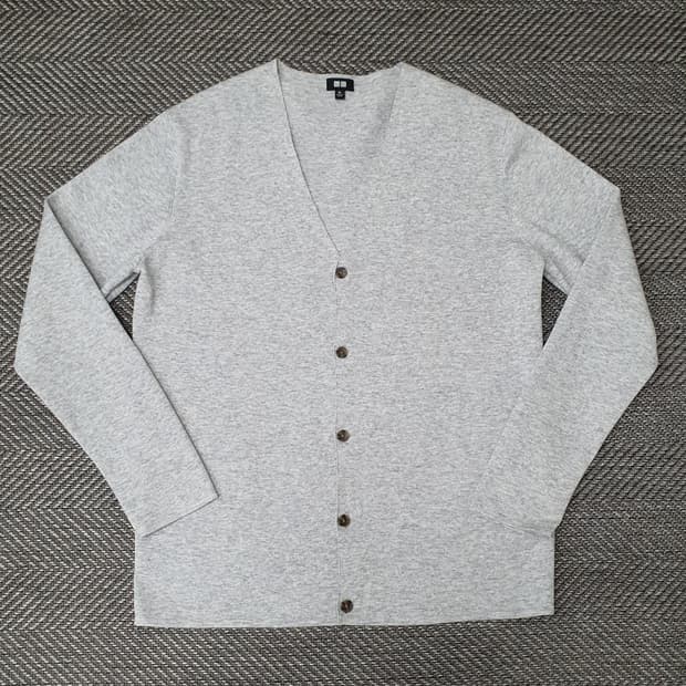 유니클로 브이넥 니트 가디건 남자105