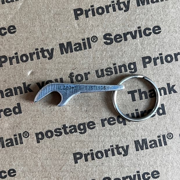 90s vtg Alcoa Die Opener Keyring