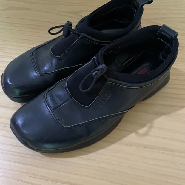 프라다 스포츠 스퀘어토 토글 스니커즈