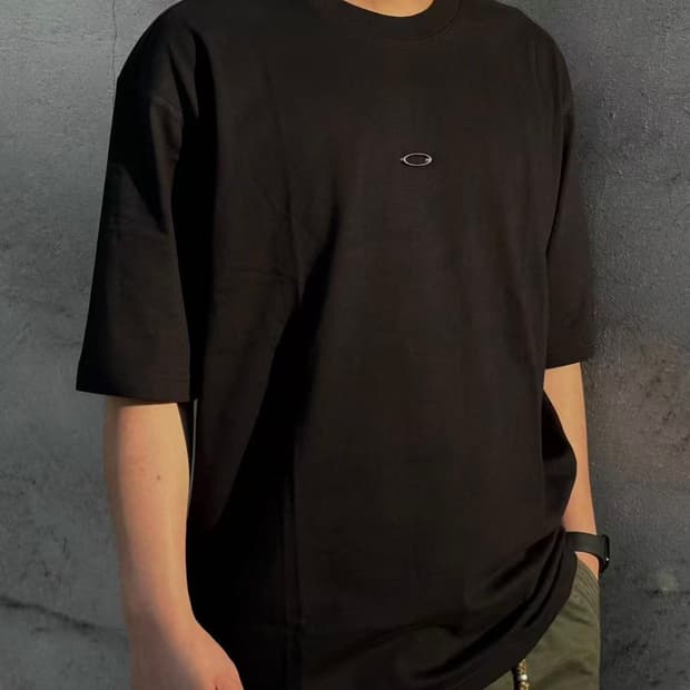 오클리 재팬 로고티