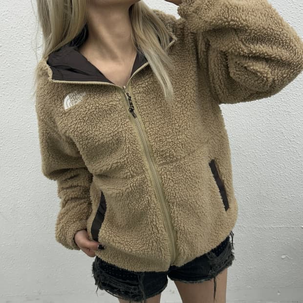 노스페이스 로고 베이지 뽀글이 리버시블 후드집업