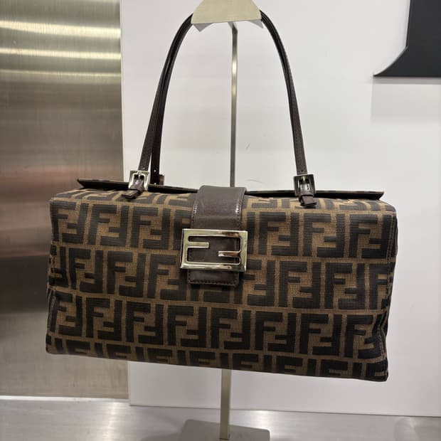 펜디 주카 패턴 캔버스 스퀘어백