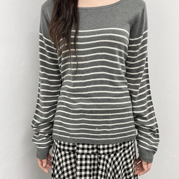 코지 버튼 스트라이프 니트